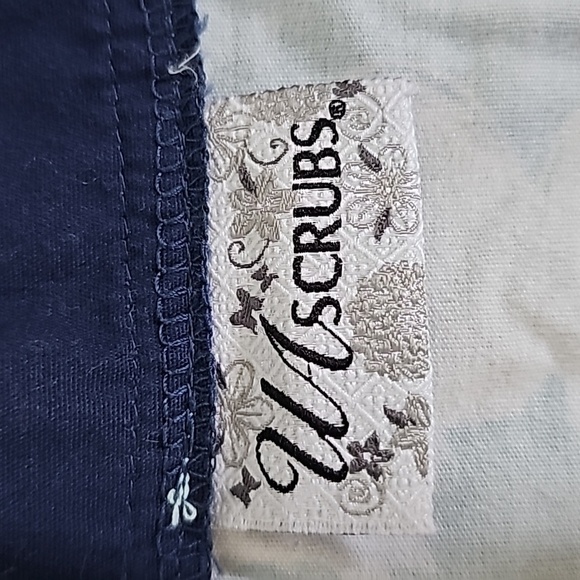 UA Scrubs blue 3XL floral scrub top - Picture 5 of 5